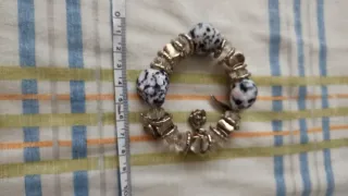 Pulsera elástica con abalorios