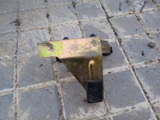 Tapa y soporte vaso expansión Peugeot 205