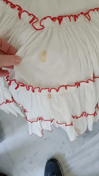 Falda Rociera Blanca con Bordado Rojo
