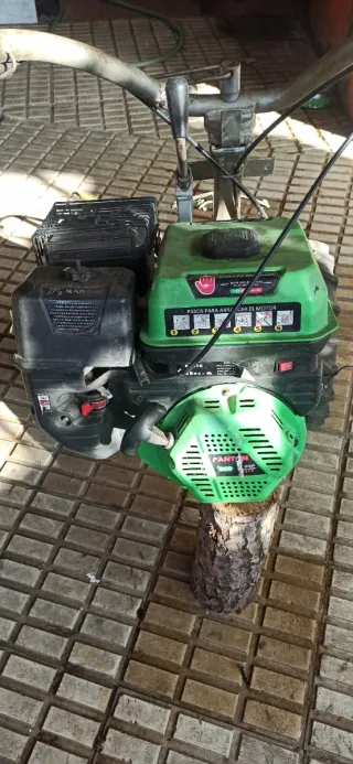 Chasis y motor de segadora volpino benassi