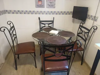 Mesa de forja redonda con 4 sillas