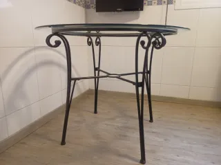 Mesa de forja redonda con 4 sillas