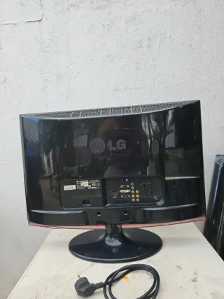 TV LG Flatron M2762D (27”) – Funciona