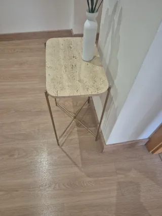 Tavolo ausiliario in pietra e metallo dorato