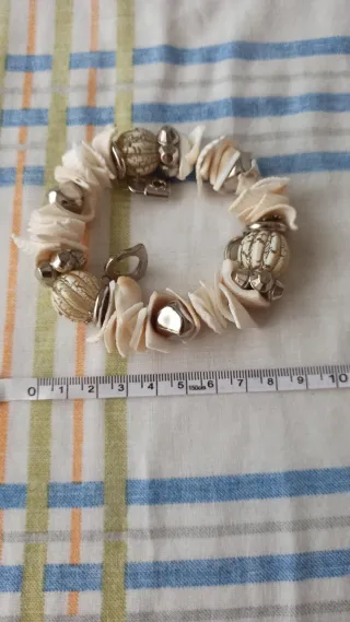 Pulsera elástica con abalorios