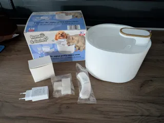 Fuente de agua para mascotas Romeo & Cachet