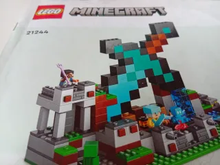 Lego Minecraft La Fortificazione-Spada 21244