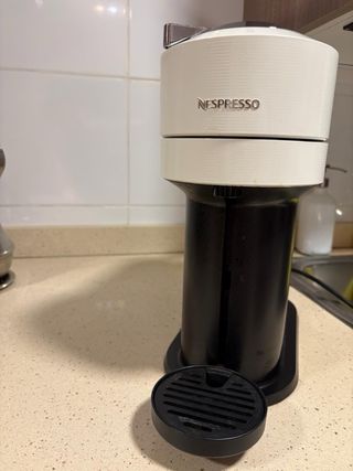 Cafetera Nespresso Vertuo Next Blanca