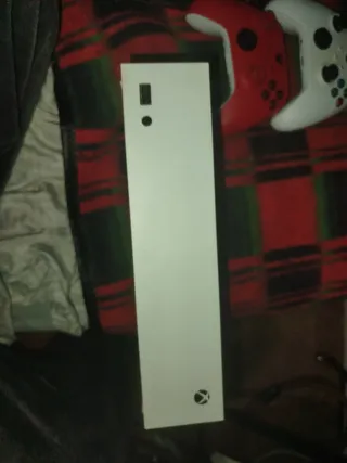 Xbox Series S 512GB + Cargador + 2 Mandos+monitor