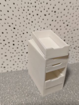 Mini cassettiera bianca per case delle bambole