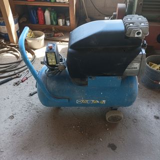 Compresor aire  ABAC 24L funcionando