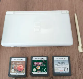 Nintendo DS Lite + 3 Juegos + funda