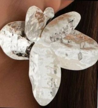 Pendientes flor plateados