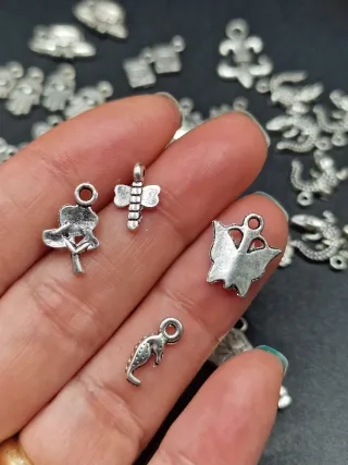 Lotto ciondoli misti color argento