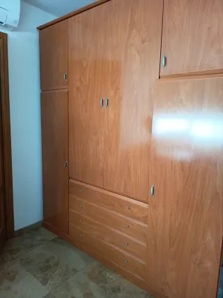 Armario de madera para habitación