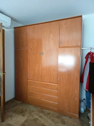 Armario de madera para habitación