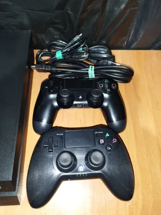 PLAYSTATION 4 FAT 1TB CUH1216B + 2 MANDOS + CABLES