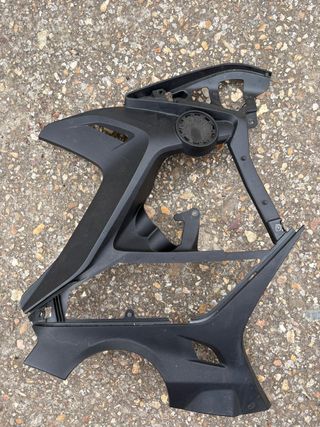 Lateral derecho F 800 GT carenado BMW