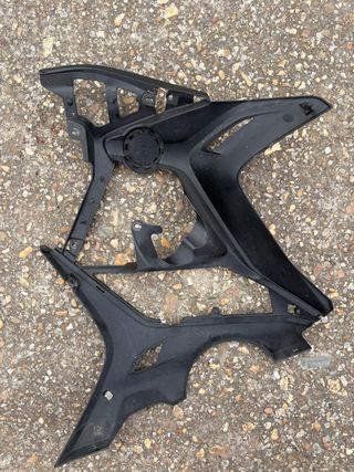 Lateral derecho F 800 GT carenado BMW