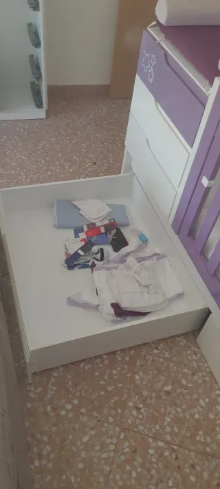 Cuna convertible en mesa escritorio cama y cajoner