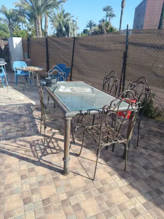 Mesa de forja con 5 sillas