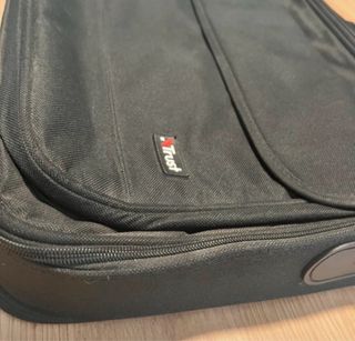 Maletín para portátil Trust negro