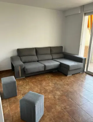 Sofá modular gris moderno