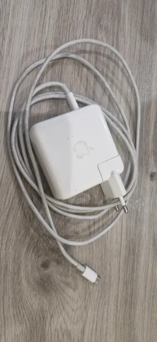 MacBook Pro 13 8GB M1 Hay q cambiar pantalla.