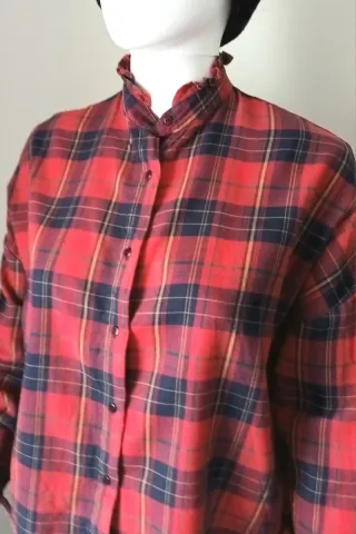 Camisa corta cuadros anudada
