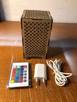 Luz RGB con mando y cargador