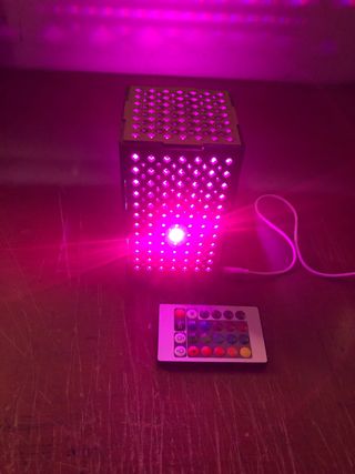 Luz RGB con mando y cargador