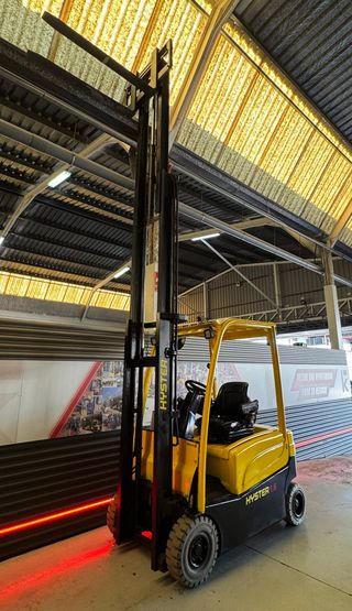 CARRETILLA ELEVADORA SEGUNDA MANO 1600 KG