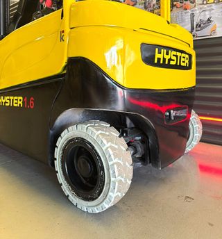 CARRETILLA ELEVADORA SEGUNDA MANO 1600 KG