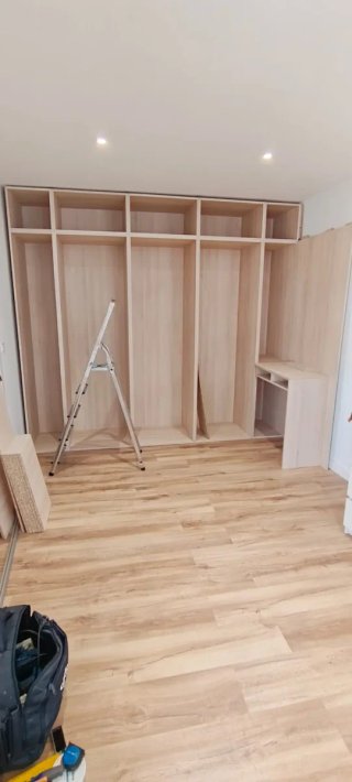 MONTADOR/CARPINTERO Cocinas, Puertas y Mobiliarios