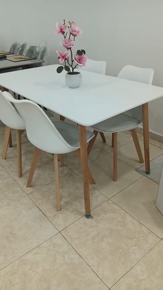 Mesa Comedor + 4 Sillas Blanca Madera