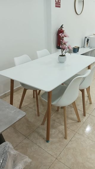 Mesa Comedor + 4 Sillas Blanca Madera