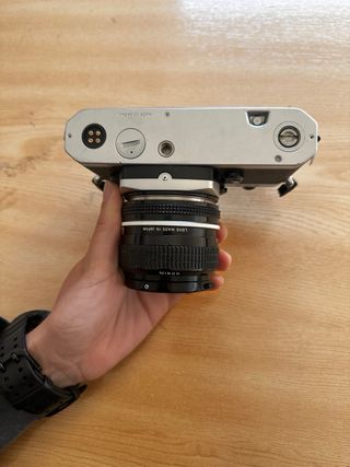 Nikon FE2 + Nikkor 28mm f2.8 + carretes LEER