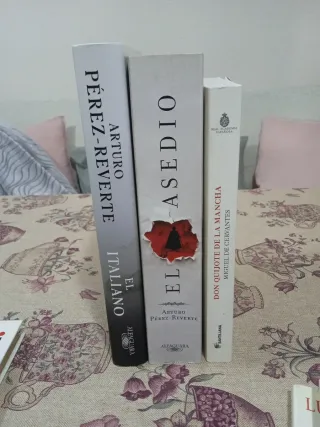 3 libros de Arturo Pérez Reverte