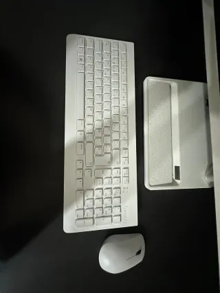 Ordenador de mesa Lenovo Blanco