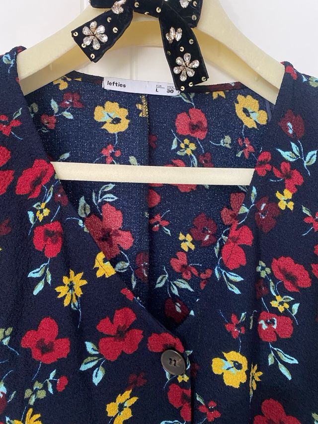 Vestido midi floral.