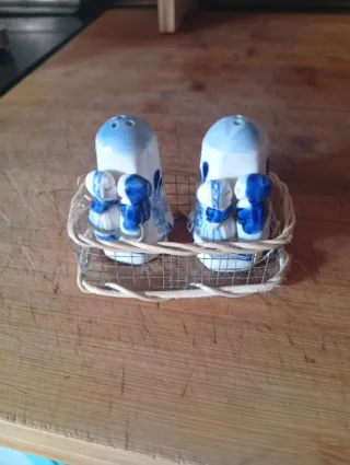 Juego Vinagre y Aceite antiguos,sal y pimienta