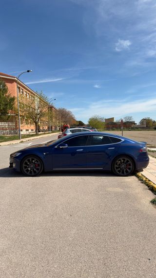 Tesla Model S 2018