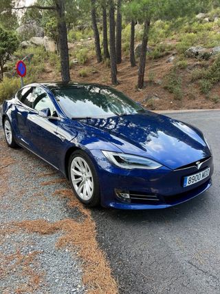 Tesla Model S 2018