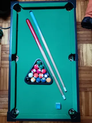 Mini mesa de billar con accesorios