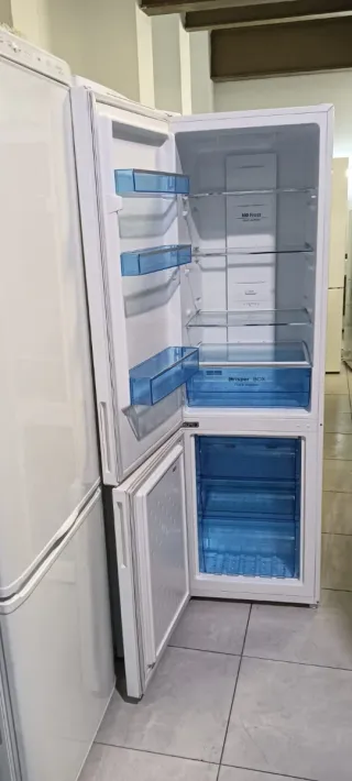 NEVERA COMBI ROMMER NO FROST ENERGÍA A+