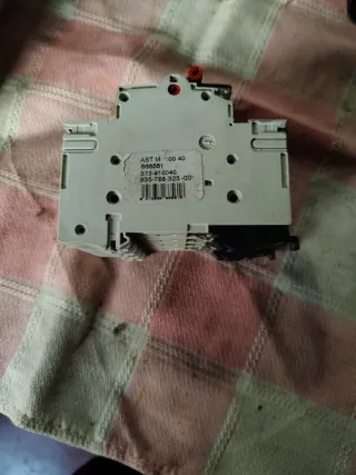 Interruptor Automático GE 4 Polos 100A