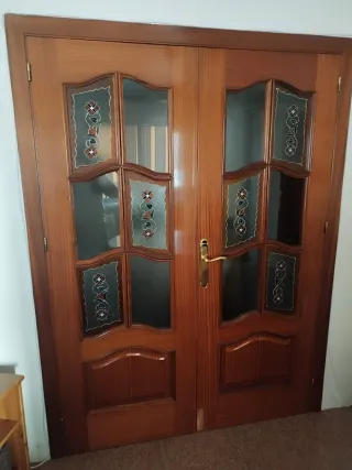 Puertas de comedor de madera con cristal