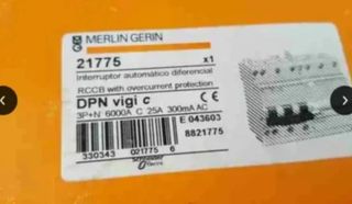 MAGNETOTERMICO + DIF. MERLIN GERIN 21771 (3) Y (5)