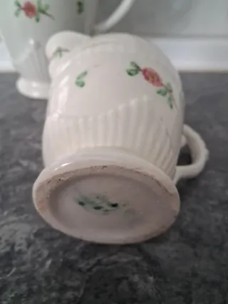 Juego Cafetera y Lechera Antiguas Flores
