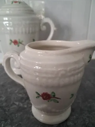 Juego Cafetera y Lechera Antiguas Flores